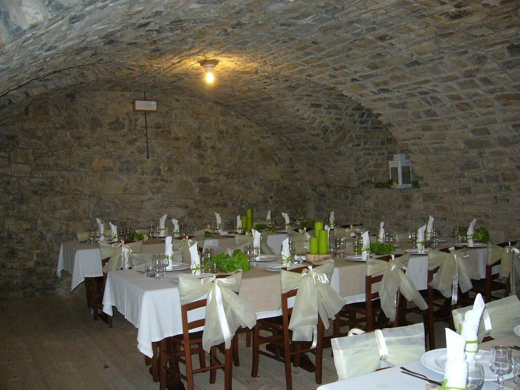 Castello Malaspina Di Gambaro Ferriere Exterior foto