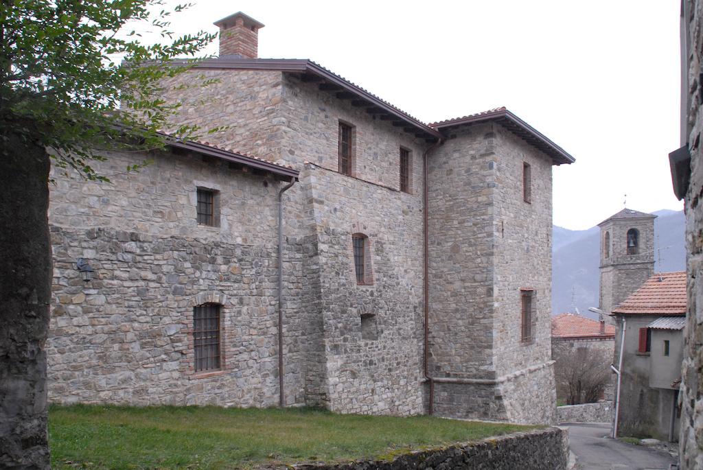 Castello Malaspina Di Gambaro Ferriere Exterior foto