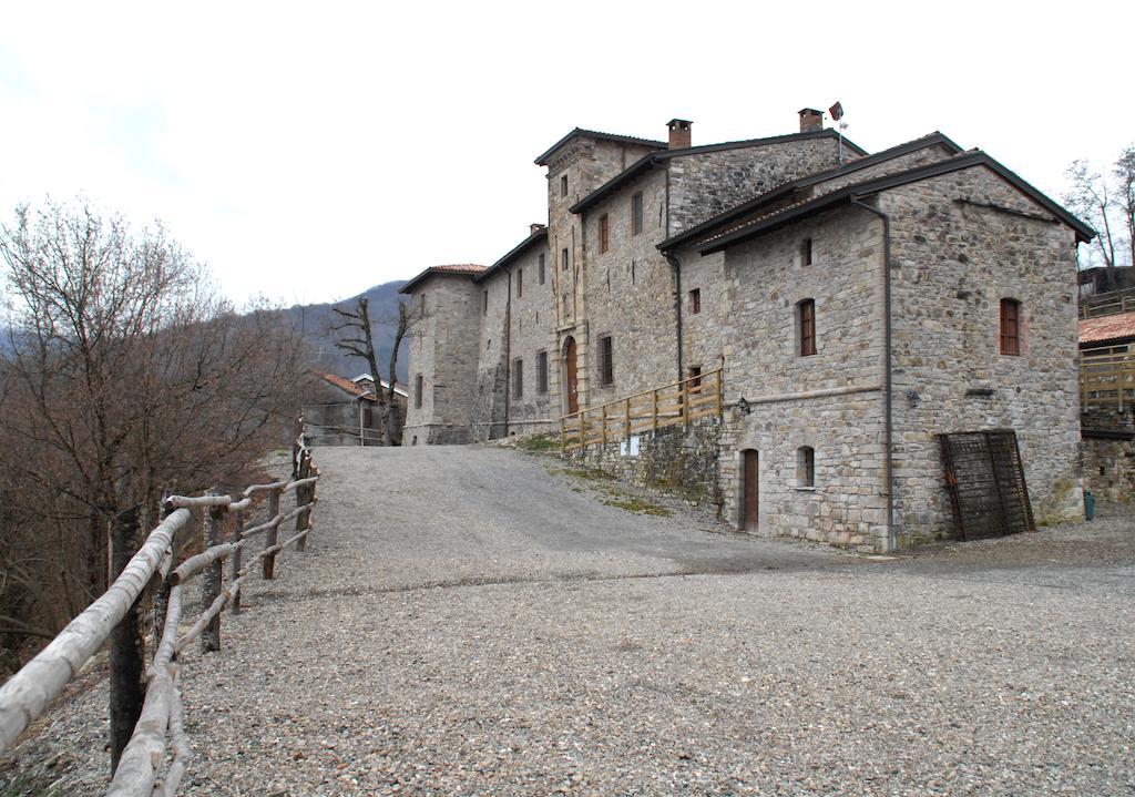 Castello Malaspina Di Gambaro Ferriere Exterior foto