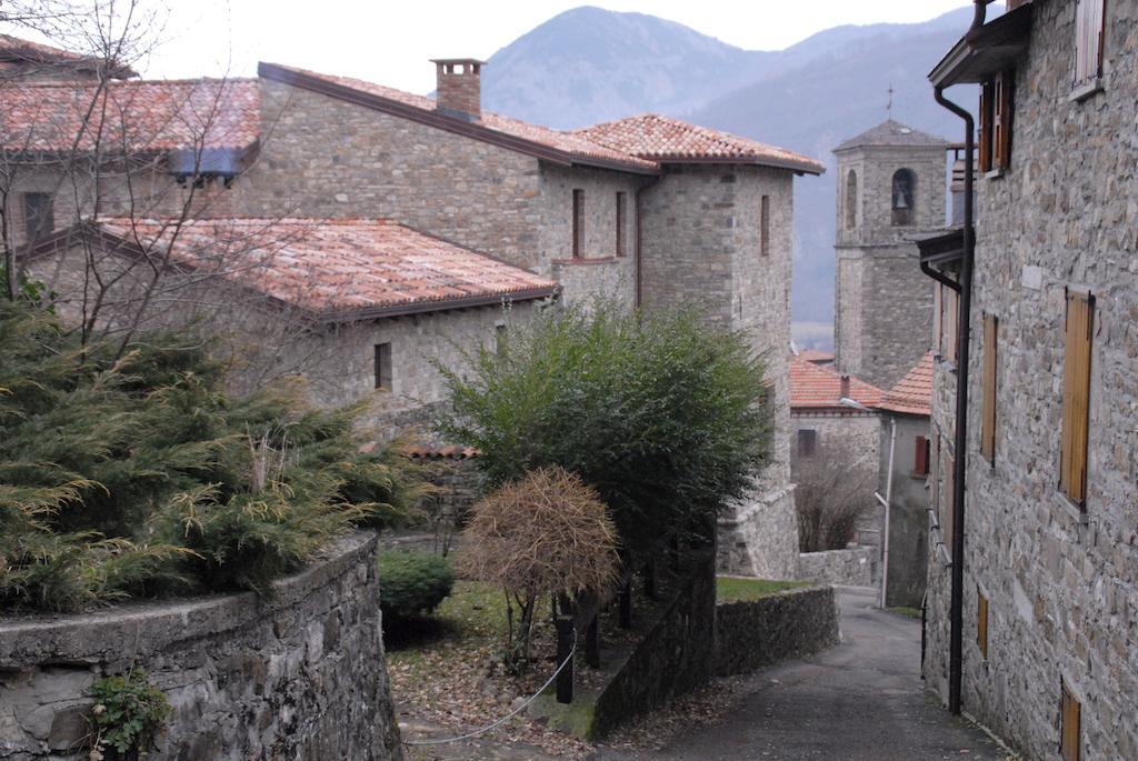 Castello Malaspina Di Gambaro Ferriere Exterior foto