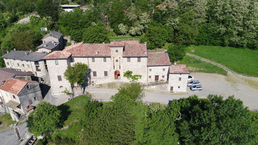 Castello Malaspina Di Gambaro Ferriere Exterior foto
