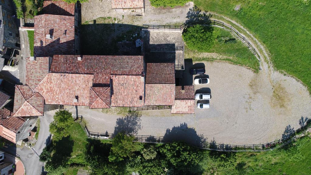 Castello Malaspina Di Gambaro Ferriere Exterior foto