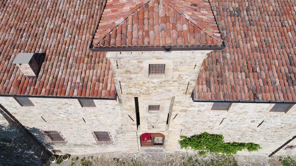 Castello Malaspina Di Gambaro Ferriere Exterior foto