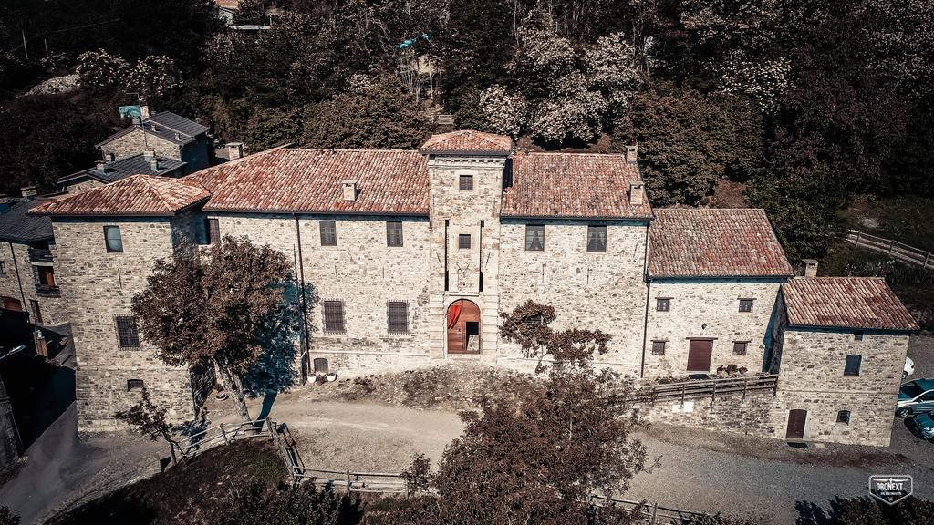 Castello Malaspina Di Gambaro Ferriere Exterior foto